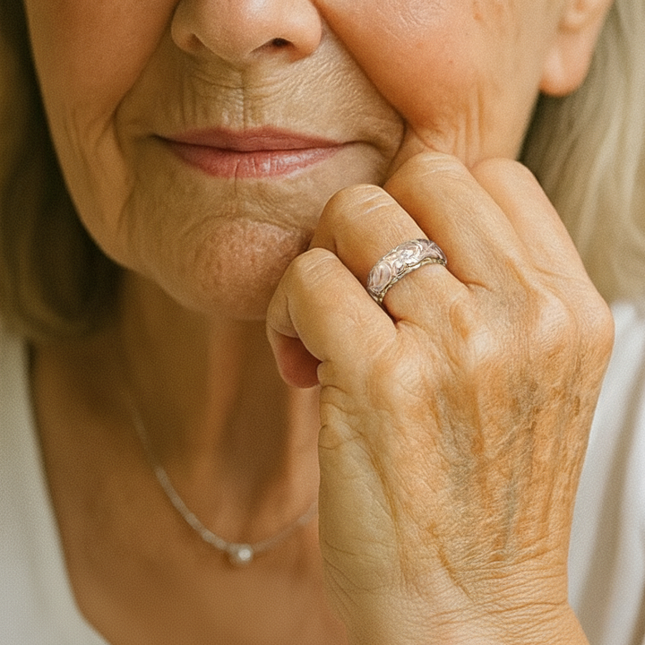 Inel Vintage cu Floare Roz Aurie