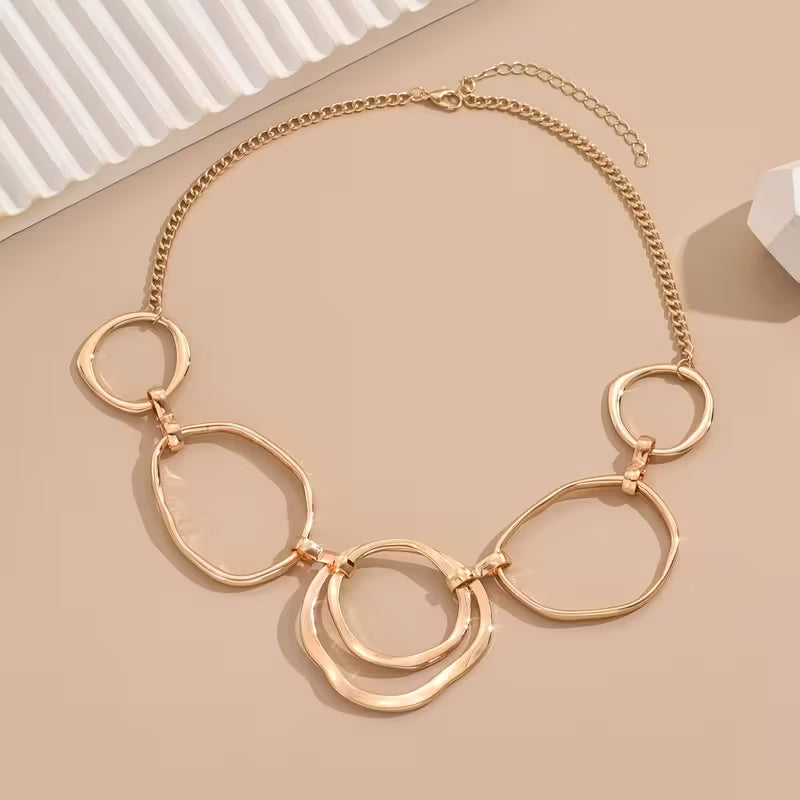 Colier cu Pandantiv Inspirat de Eleganța Vintage