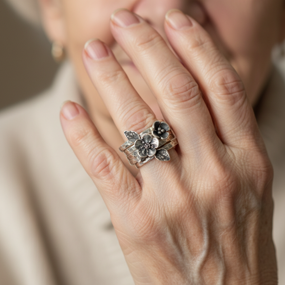 Inel Vintage în Straturi cu Floare din Argint