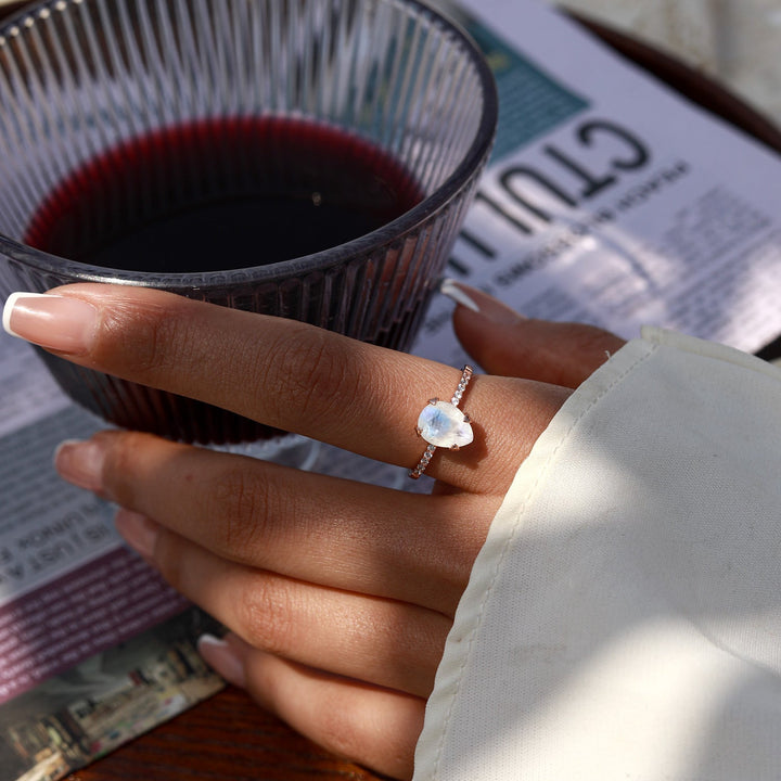 Inel Bianca cu Piatră Lunară