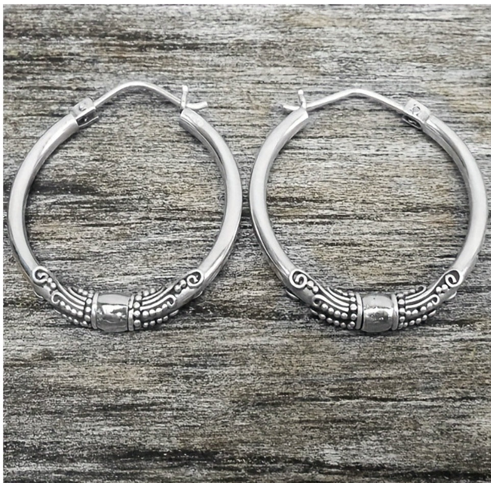 Cercei Retro cu Inele Sculptate în Două Nuante