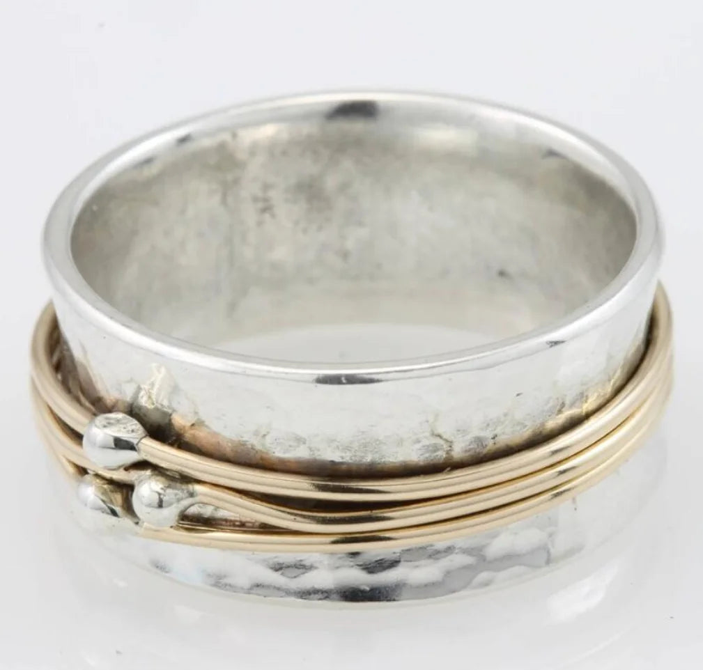 Inel Vintage Aurit cu Straturi în Argintiu