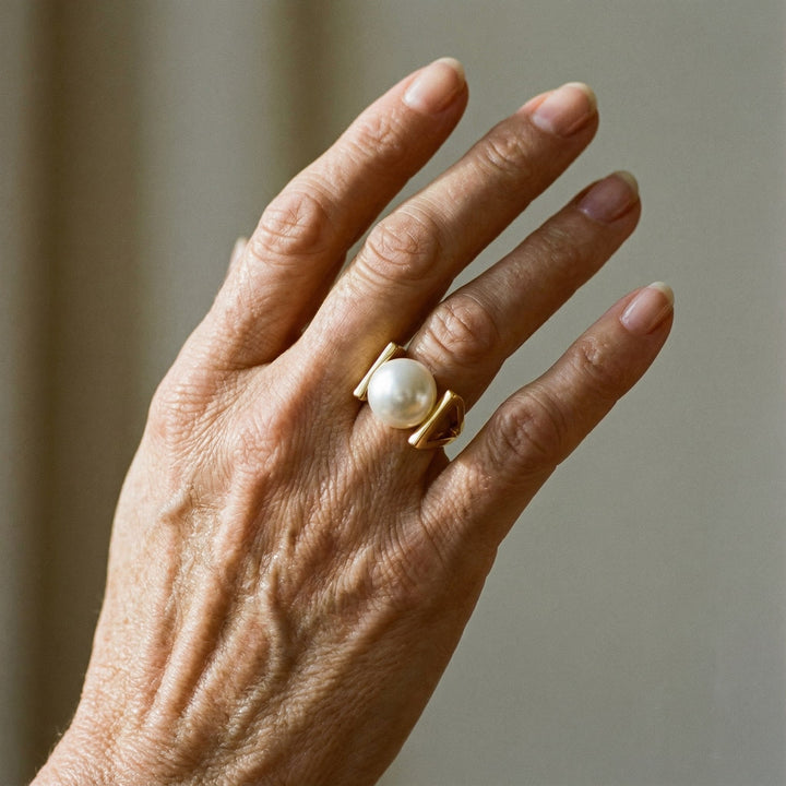 Inel Aurie cu Incrustații Vintage de Perle