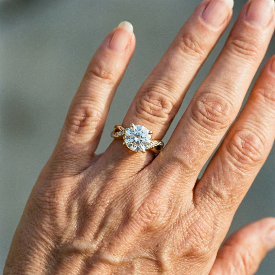 Inel împletit vintage din aur cu zirconiu