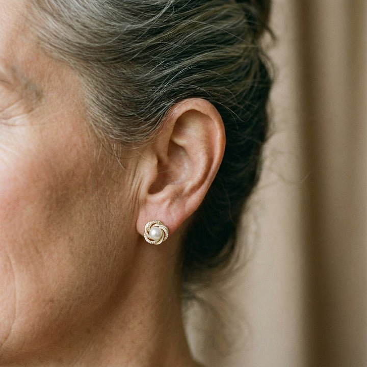 Cercei Eleganți din Aur cu Perle în Spirală și Zirconii