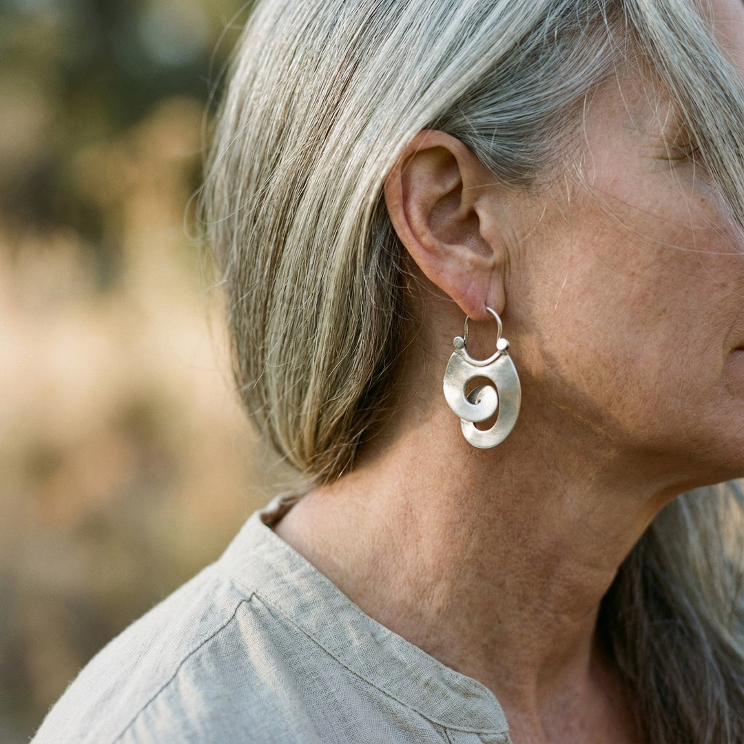 Cercei Vintage Argintii cu Spirală