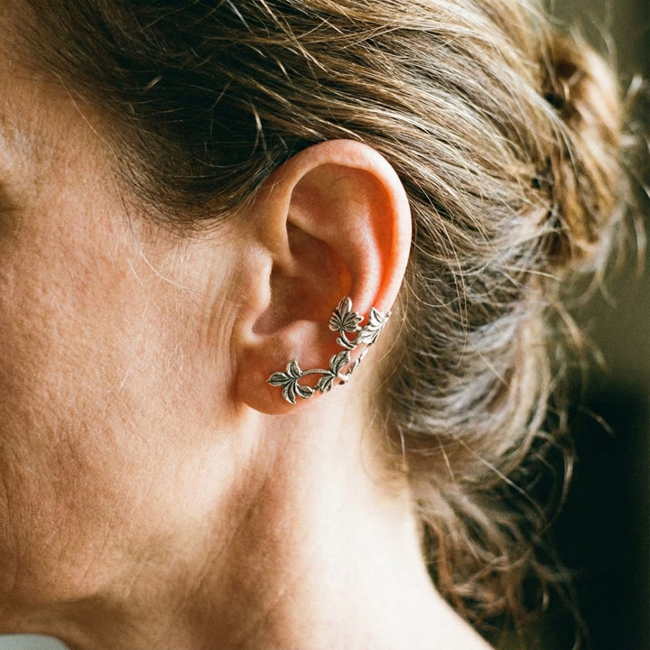 Cercei Vintage cu Floare și Clește