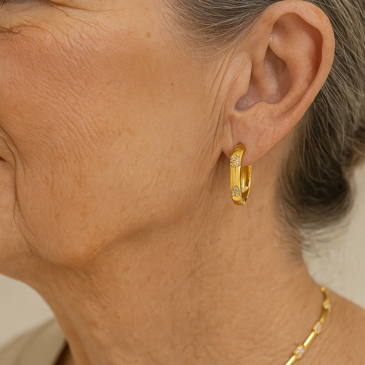 Cercei Argola Vintage cu Floare Aurie