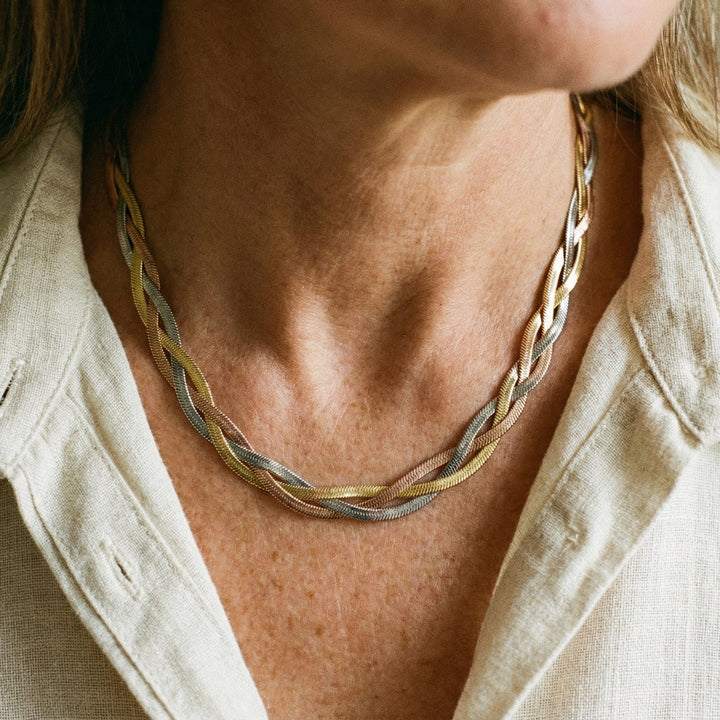 Colier Elegant în Aur și Argint