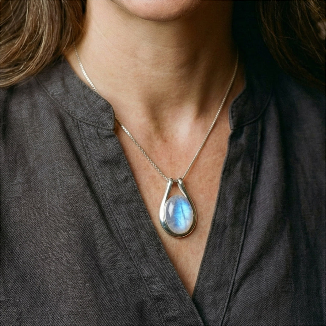 Colier Vintage din Opal Alb