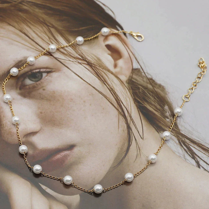 Colier Mic din Perle Aurii