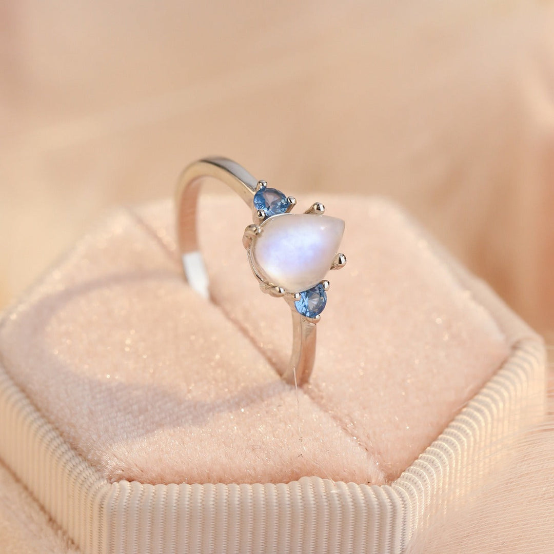 Inel Louisa cu Piatră de Lună