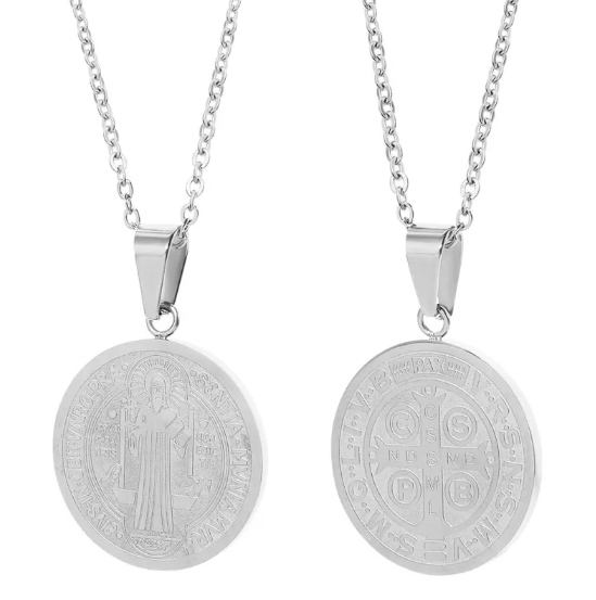 Colier cu Pandantiv Rotund în Formă de O