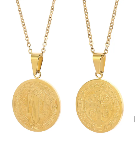 Colier cu Pandantiv Rotund în Formă de O