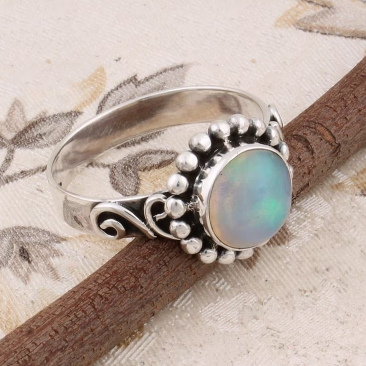 Inel Vintage din Opal