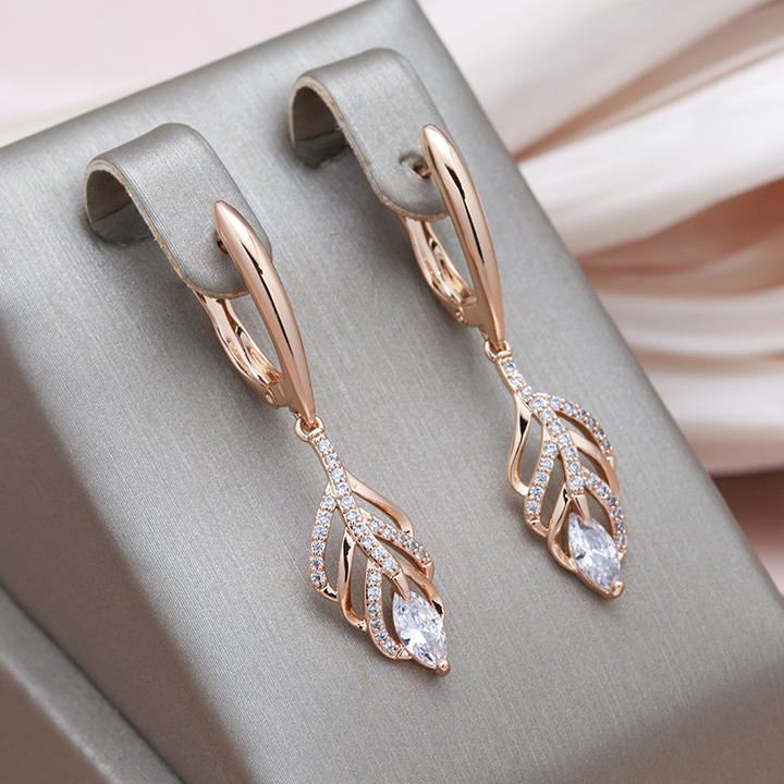 Cercei Eleganți cu Frunze Strălucitoare