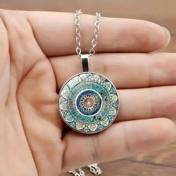 Colier Vintage Rotund cu Mandala Albastră