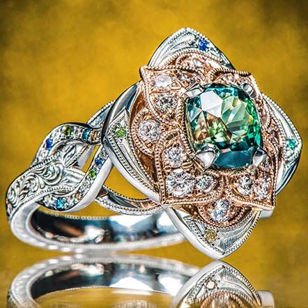 Inel Vintage Argintiu cu Floare Strălucitoare