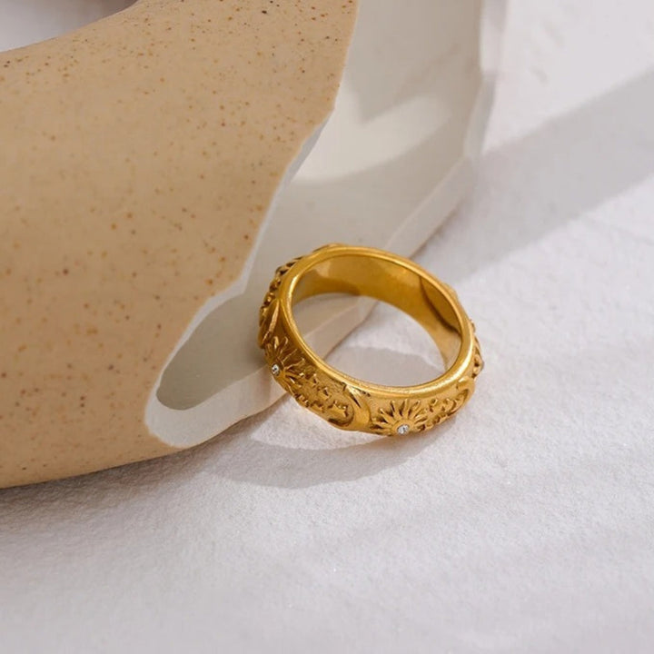 Inel Vintage cu Soare, Lună și Stea